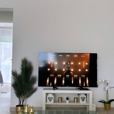 2 Bedrooms Luxury Apartment - Guillemins Liege Luaran gambar